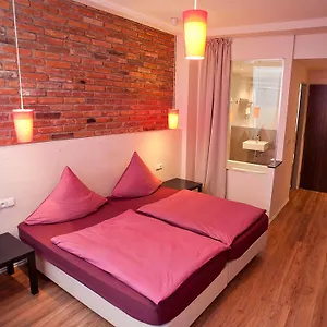 purpur-aparthotel.praguehotelsweb.com/